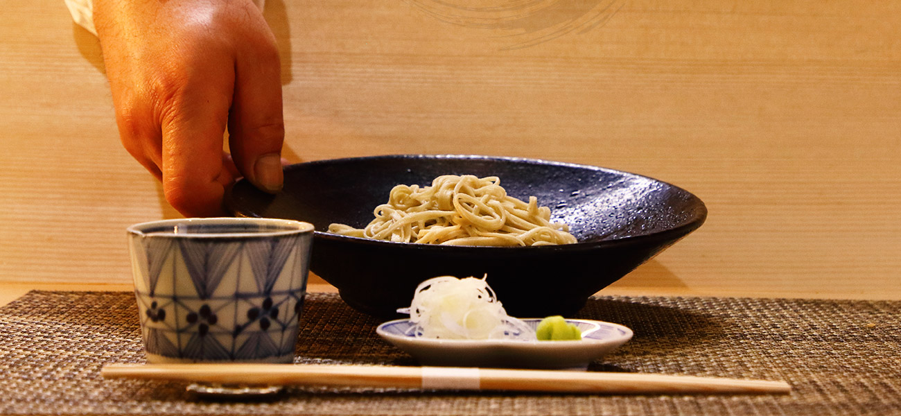 蕎麦提供シーン